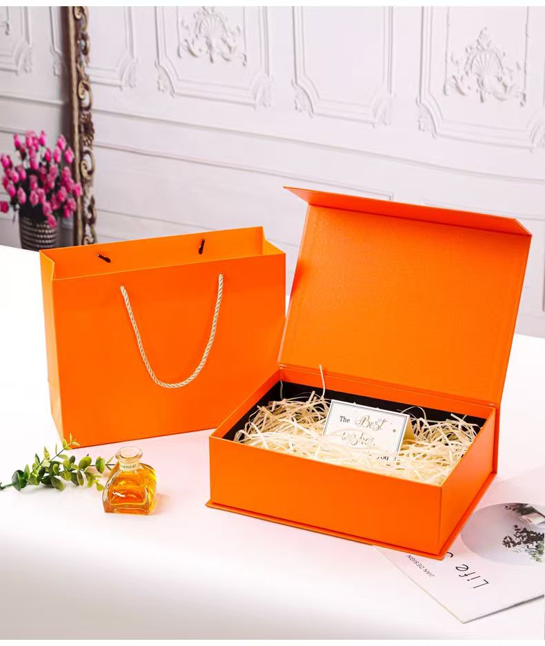 Collapsible Gift Box / Foldable Gift Box